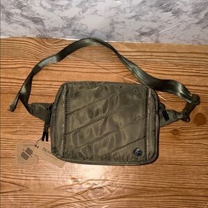 BearPaw Crossbody Bag - green